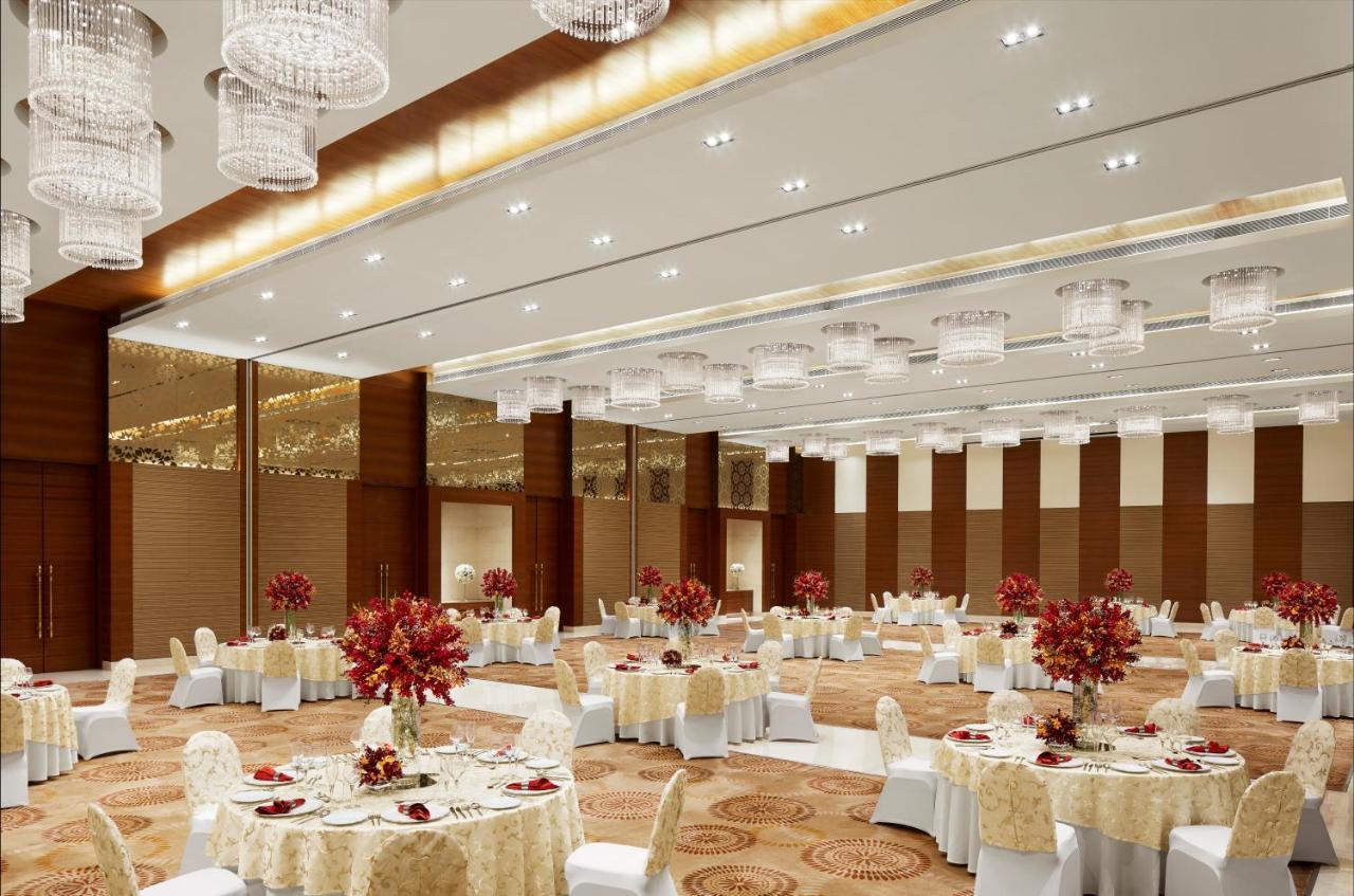 Hotel Taj Swarna, Amritsar Exteriér fotografie The Grand Ballroom