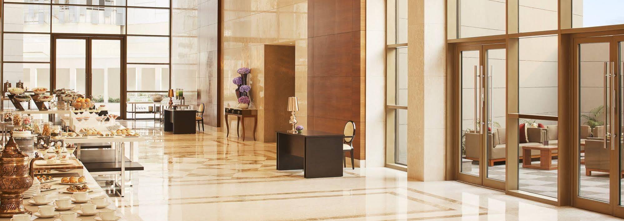 Hotel Taj Swarna, Amritsar Exteriér fotografie Lobby